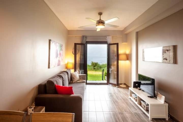 Mola Kaliva Sea View, 100M From The Beach! Bagian luar foto